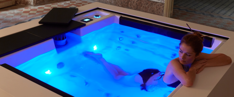 The Quantum Hot Tub has five LED lights