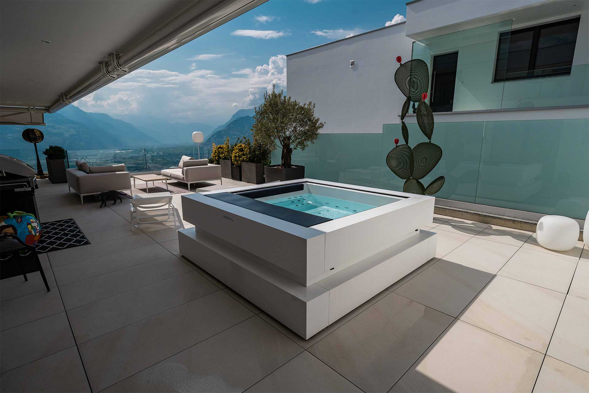 Aquavia rigid outdoor spa in an idyllic setting